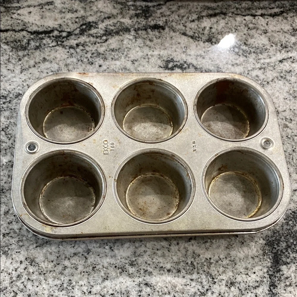 Vintage Ekco T60 6-Cup Muffin Tin Baking Pan!